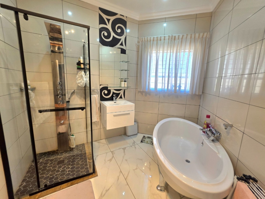 4 Bedroom Property for Sale in Panorama Free State